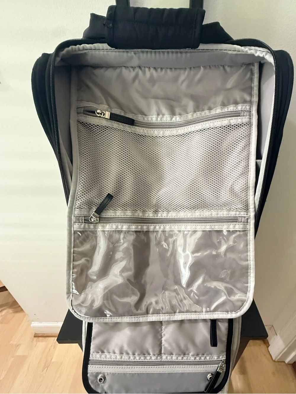 Samsonite Upright Wheeled Carry-On Underseater Small Travel Case 16